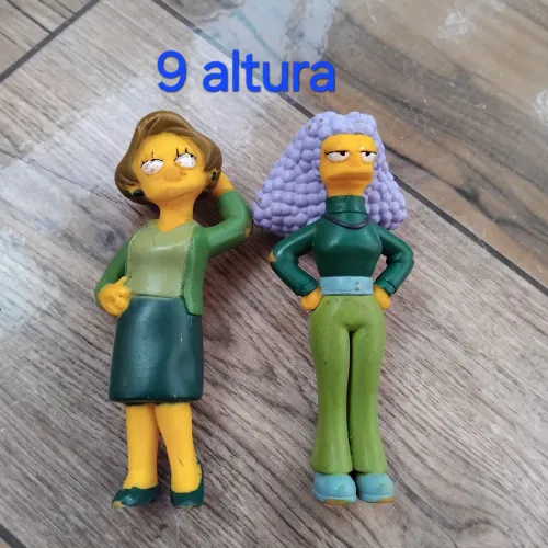 2 bonecas dos Simpson