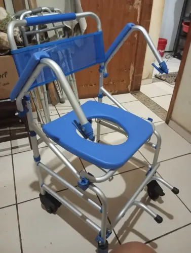 Cadeira de Banho Mod. Dellamed D55