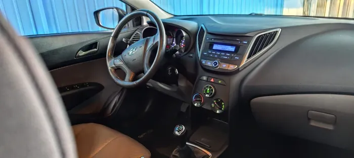 Hyundai HB20 Premium 1.6 Flex 16V Mec. 2013