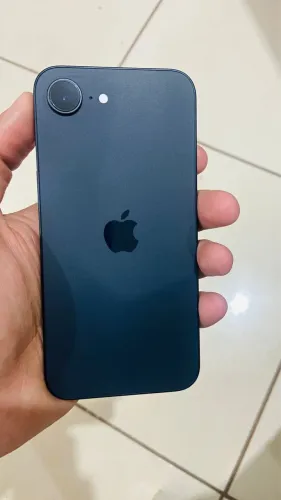 iPhone 16e