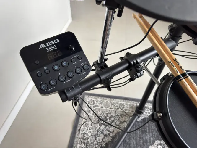 Bateria eletrônica Alesis Turbo Mesh Kit 