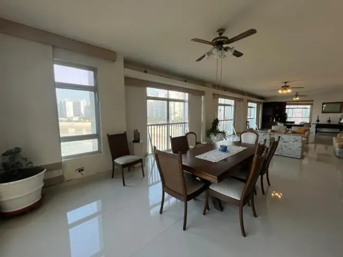 Imóvel para venda possui 500 metros quadrados com 5 quartos em Pitangueiras - Guarujá - SP