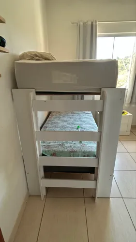 Cama beliche sem colchão 