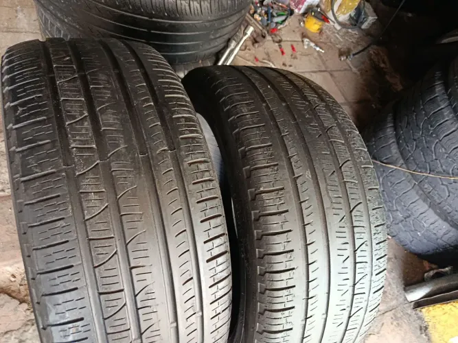 Pneus 235/45-19 Pirelli (2 unidades)