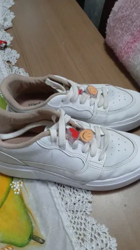 Estou vendendo este tênis por 50 pila comprei por 200 usei so uma vez tamanho 36
