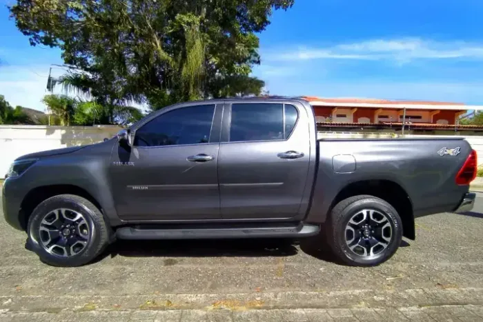 Toyota Hilux CD SRV 4X4 2.8 TDI Diesel Aut. 2020