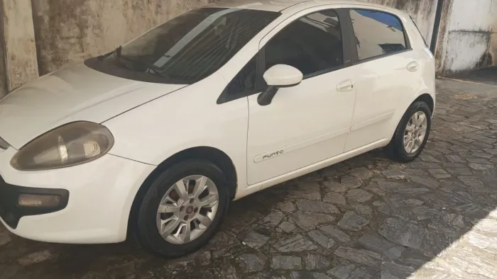 Fiat Punto Attractive 1.4 Fire Flex 8V 5P 2014