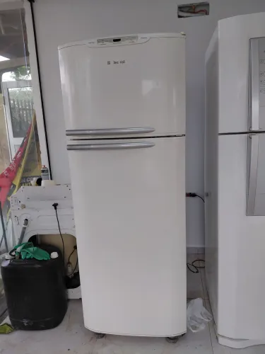 Vendo Geladeira Electrolux 414Litros 110Volts FrostFree Revisada e Com 3 Meses de Garantia