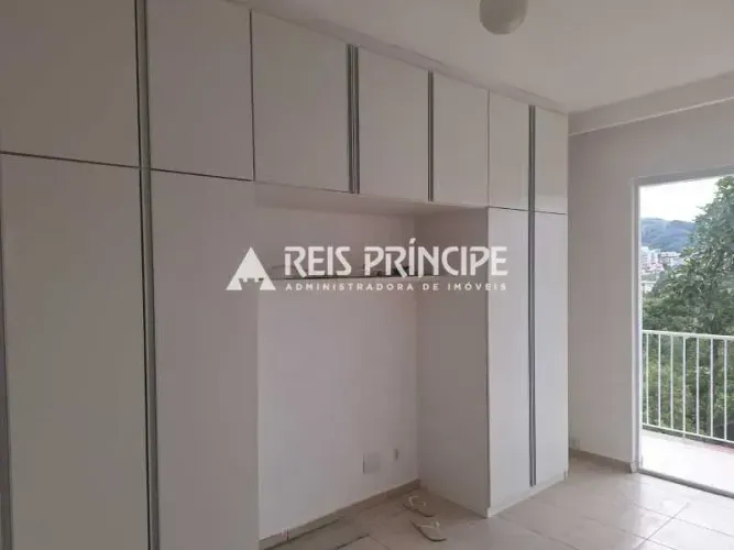 ÓTIMO APARTAMENTO 2 QUARTOS, SENDO 1 SUÍTE PARA ALUGAR NA FREGUESIA | EDIFÍCIO MARECHAL O