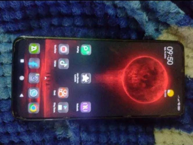 Poco X3 GT e um moto g30