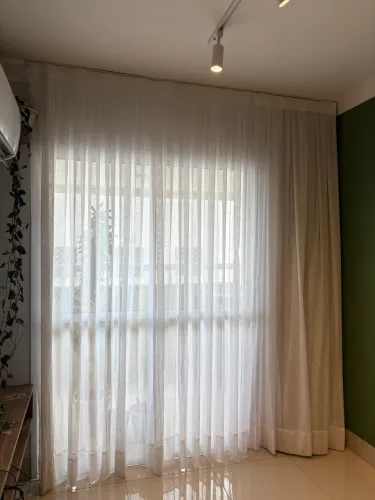 Cortina Linho + Blackout (2.3m largura x 2.6m altura)