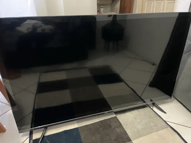 Vendo televisão de 58 polegadas com três meses de uso, está no plástico ainda