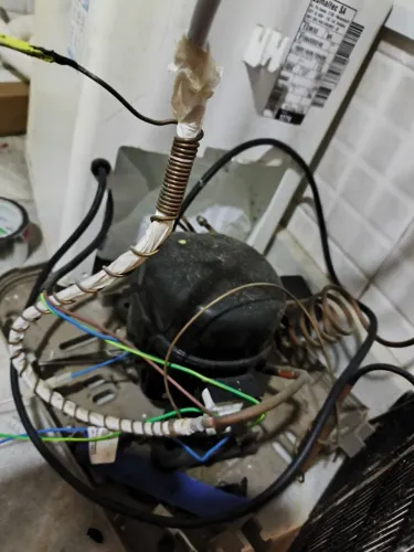 Motor compressor bebedouro Esmaltec EGM30 precisa de recarga 