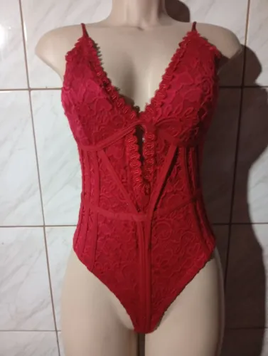 Body de renda vermelho