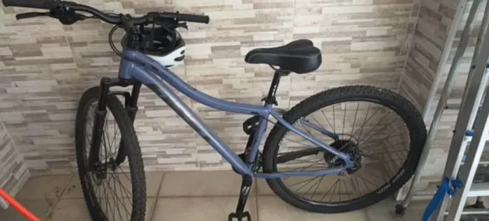 Bicicleta praticamente nova