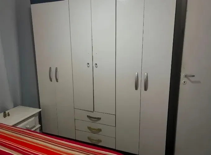 Quarto individual para moça na Pituba