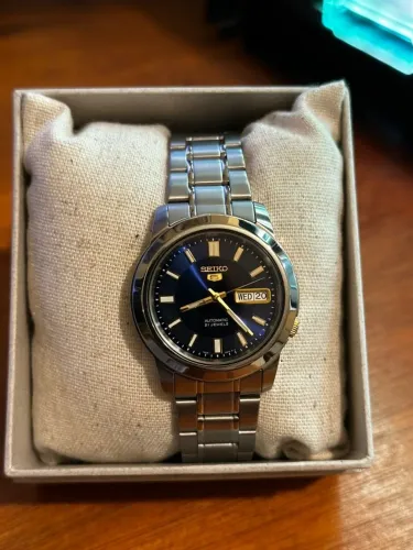 Vendo Relógio Seiko 5 Automático Classic - Azul com Detalhes Dourados Novo e Original