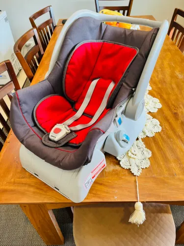Bebê conforto Galzerano com base Pouco uso