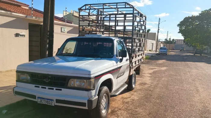  D20 Chevrolet  Diesel Carroceria Boiadeira
