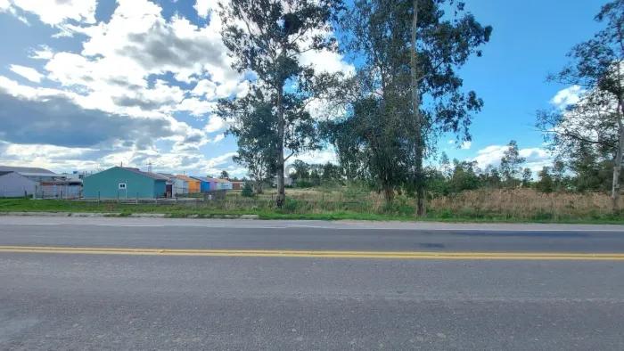 Área de 2450m² na BR-93 no Parque Fragata - Capão do Leão
