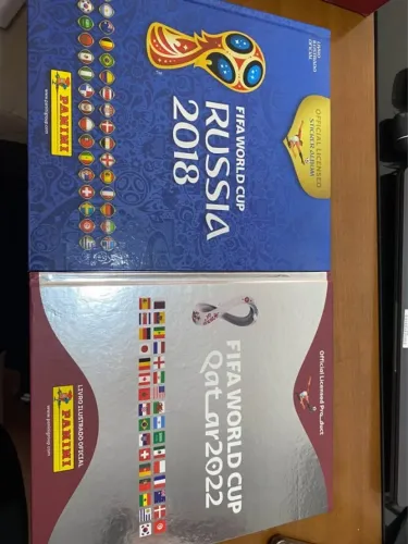 Álbuns das copas de 2018 e 2022