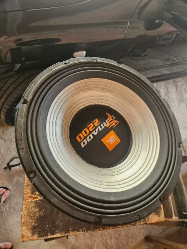 Auto falante 15" JBL Tornado 2200 watts 
