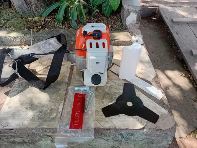 Vendo roçadeira sthil nova