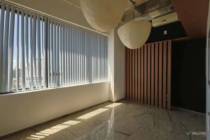 SALA MOBILIADA PARA LOCAÇÃO - VILA DA SERRA
