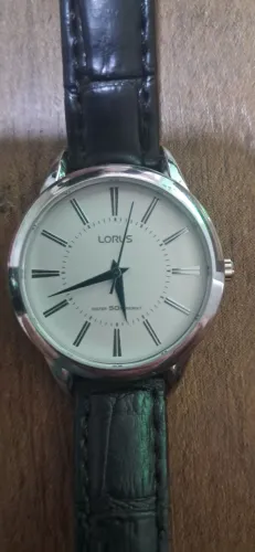 Relógio Lorus Prateado Couro - Unisex (Masculino / Feminino)