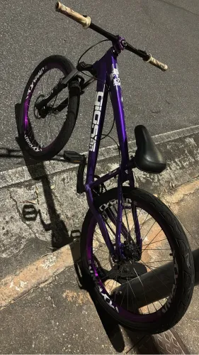 Vendo uma bicicleta