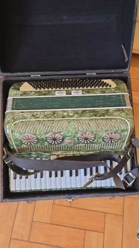 Gaita acordeon modelo Suprema marca Hohner.