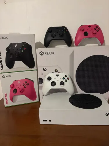 Xbox series S com 512GB, com 3 controles originais com caixa