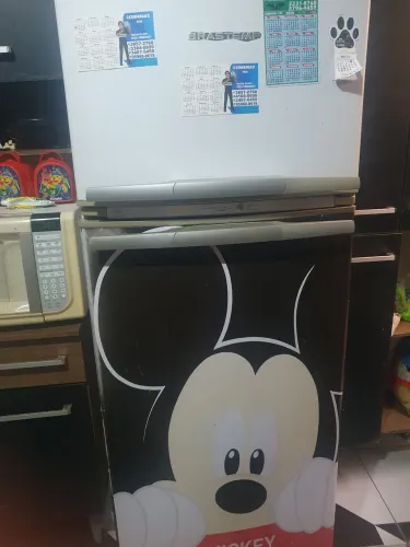 Geladeira com defeito no motor 200
