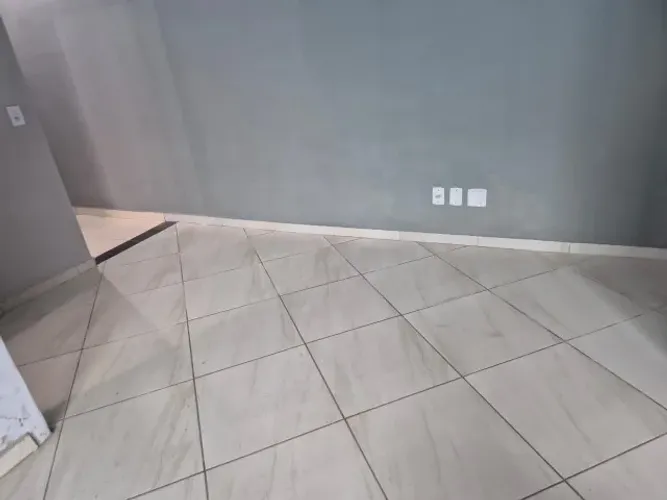 Casa sobre posta térrea