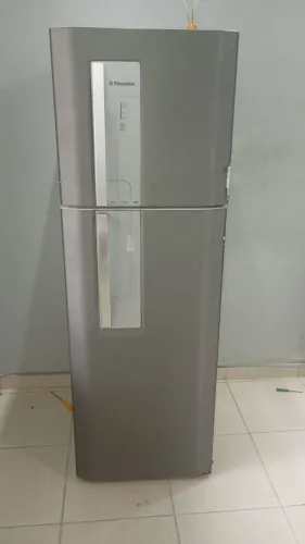 Geladeira 2 portas Frost Free Electrolux 382L - DF42