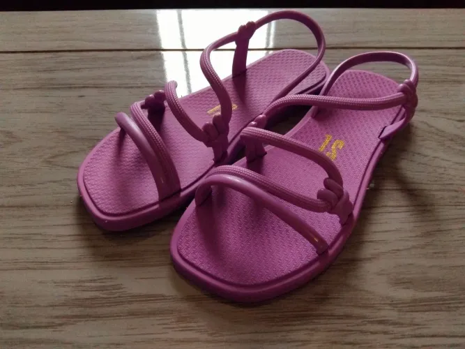 Sandália rasteirinha