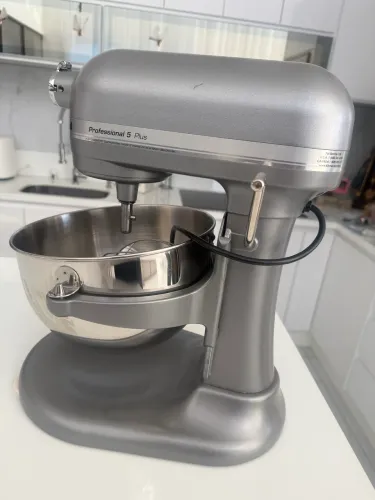 Batedeira de bolo kitchen aid nova ,nunca usado