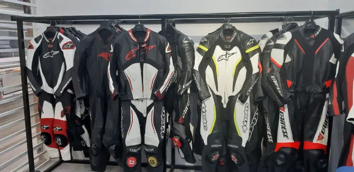 Macacao Dainese e alpinestars 2 peças