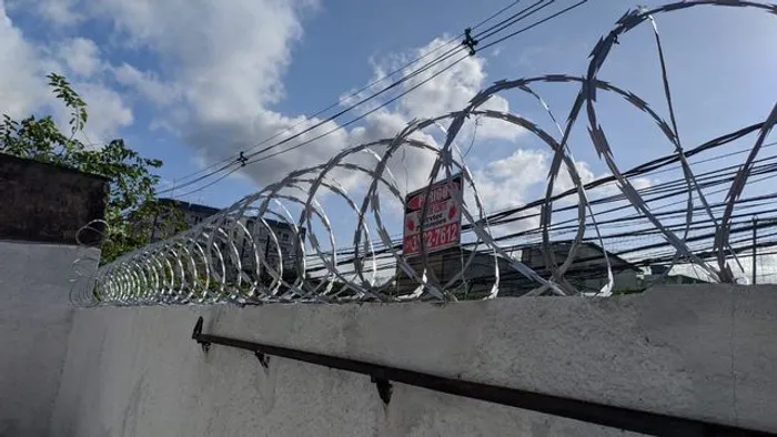 Instalação de cerca cortante para muro em Vila Isabel e Tijuca