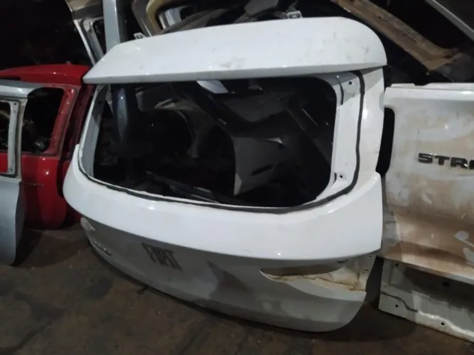 tampa traseira fiat argo