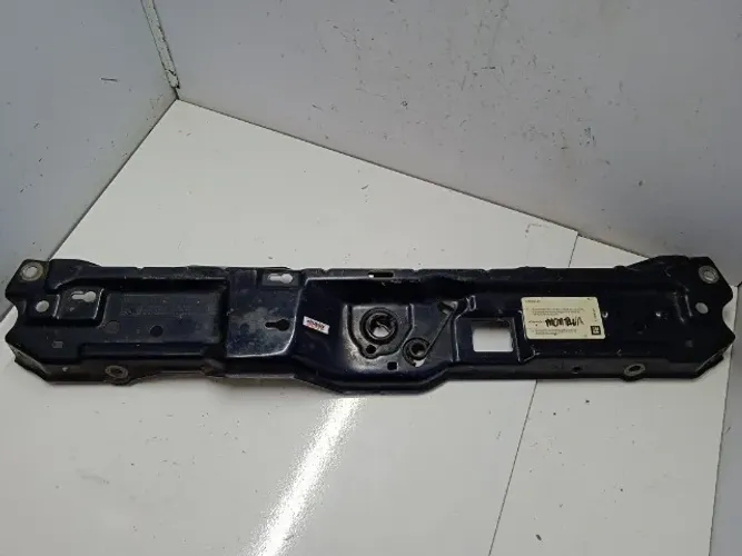 9133 Travessa Painel Frontal Superior Chevrolet Montana 02 A 12