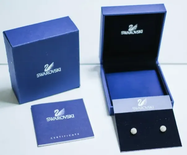 1 par de brincos com cristais Swarovski