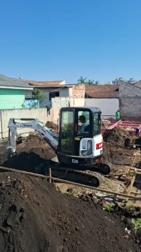 Aluguel de Mini Escavadeira 