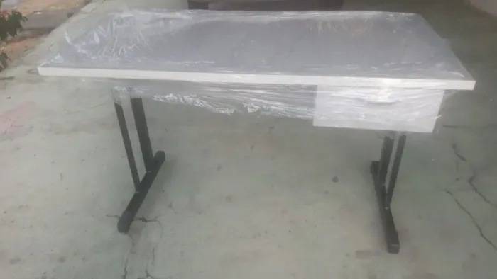 Mesa de escritório branca a partir de 220