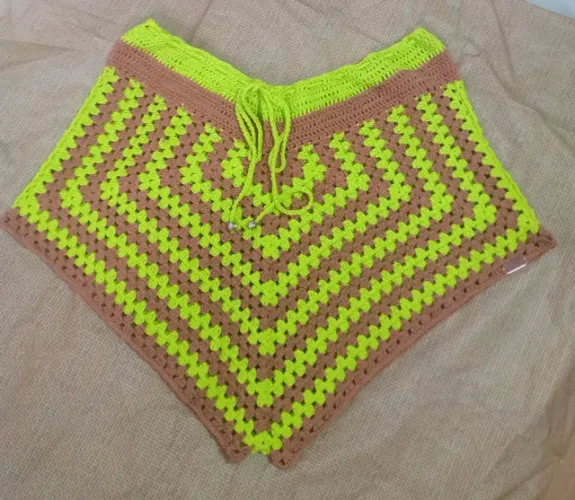 SHORT BLOGUEIRA DE CROCHÊ 