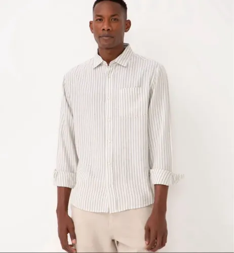 Camisa em linho listrada