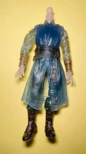 Marvel Legends - Corpo do Doutor Estranho Translúcido - altura 15 cm ideal p/ custom