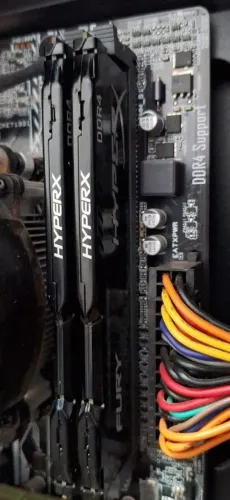 Memória RAM - HyperX Fury 16GB (2 x 8GB) DDR4 2400MHz