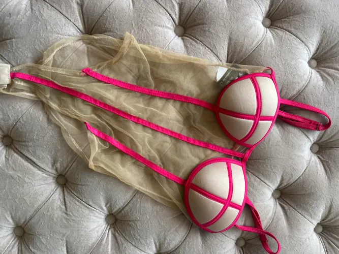 Body em tela pré caju 