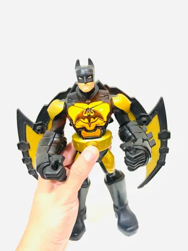 Boneco Action Figure Brinquedo Batman Eletrônico 25cm - DC
